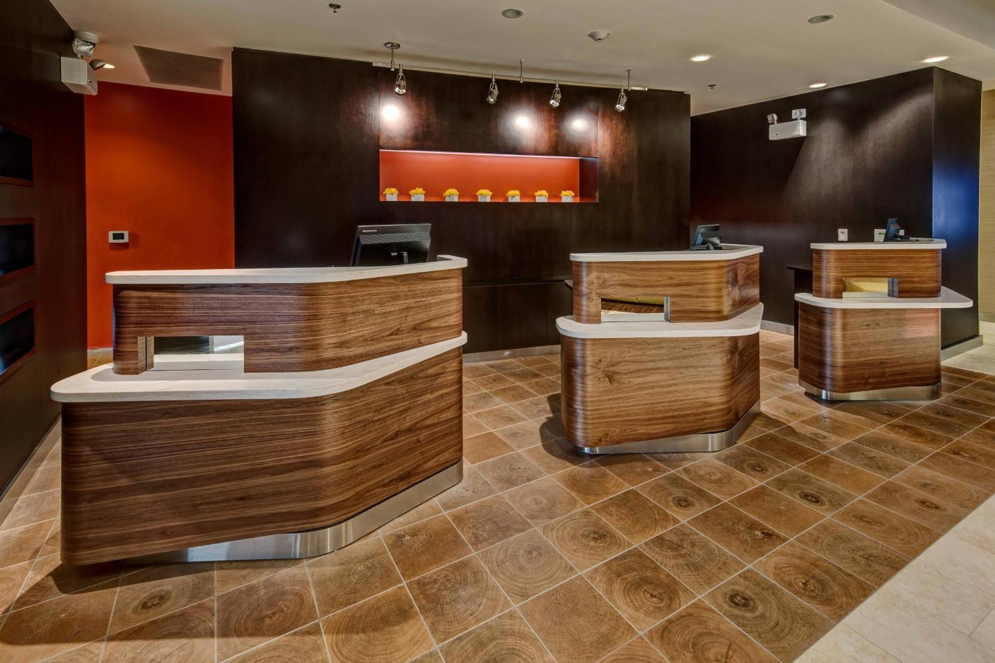 Courtyard By Marriott Westbury Long Island Hotel Exterior photo
